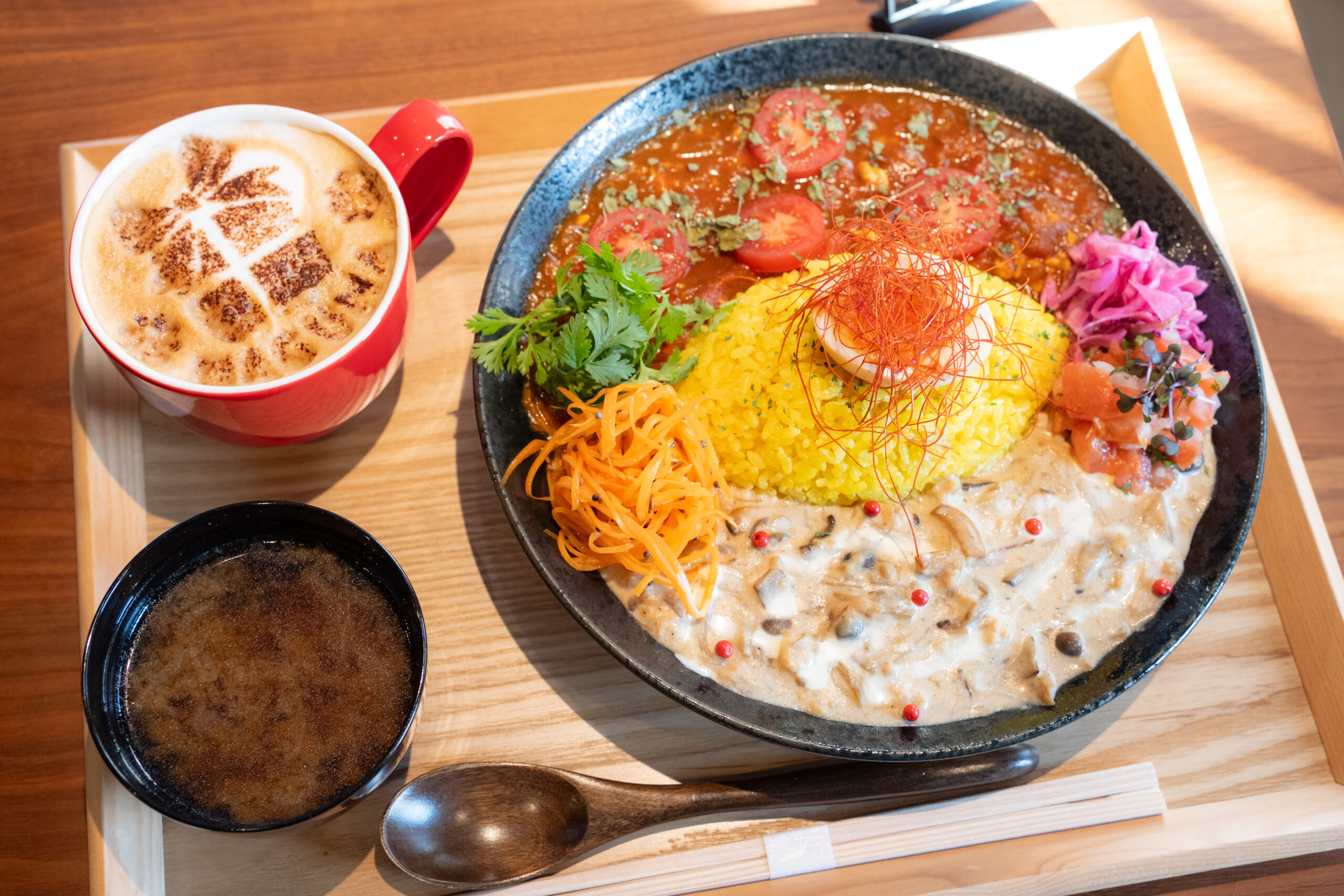 フレンチトーストとスパイスカレー　MAGUMA